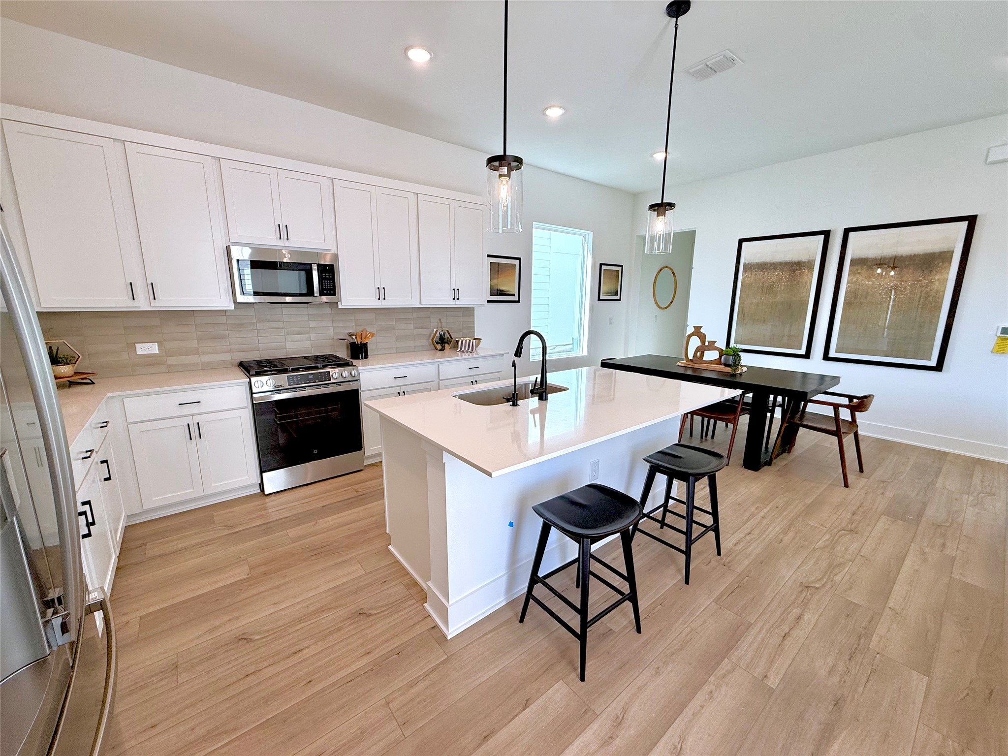 1409 Rambling Rose Road Austin, TX 78745 - Photo 9 of 26