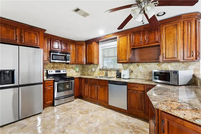 $244,000 | 3800 Mumphrey Road, Chalmette, LA 70043