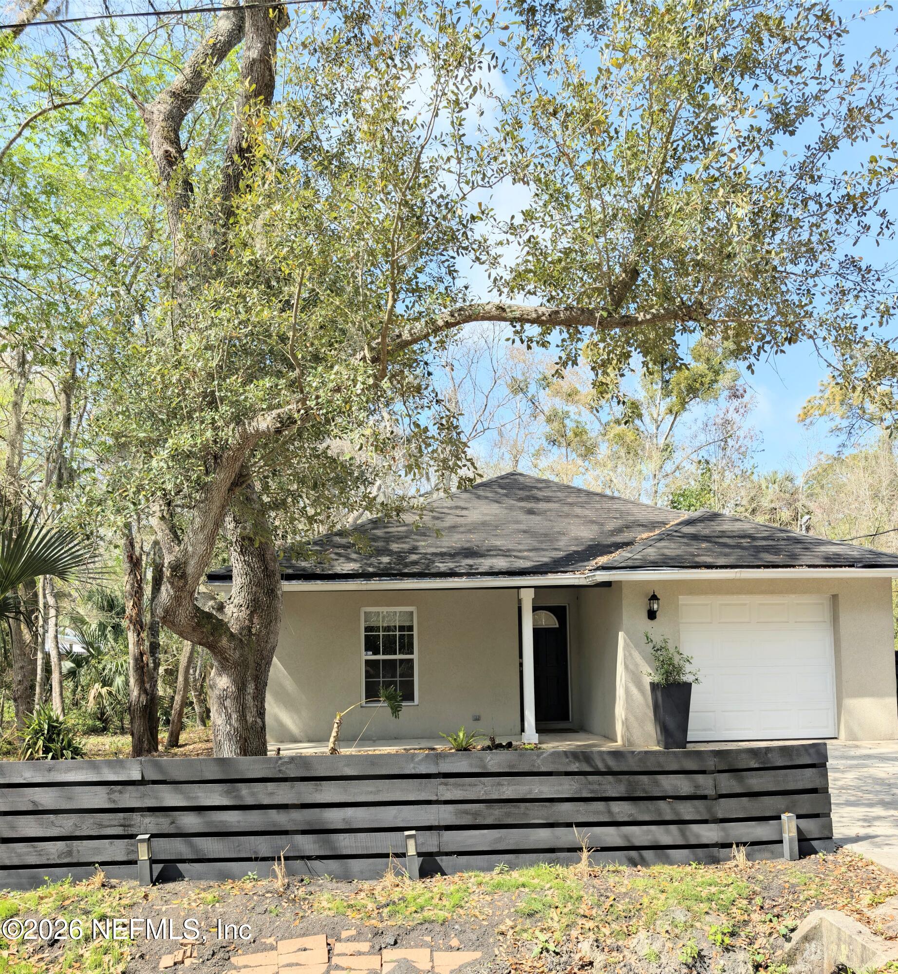 7 Arthur Street St. Augustine, FL 32084 - Photo 2 of 30 a front view of small house with yard