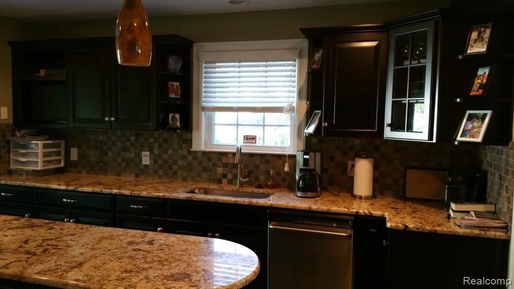 3963 Samuel Avenue Rochester, MI 48309 - Photo 10 of 54 Kitchen
