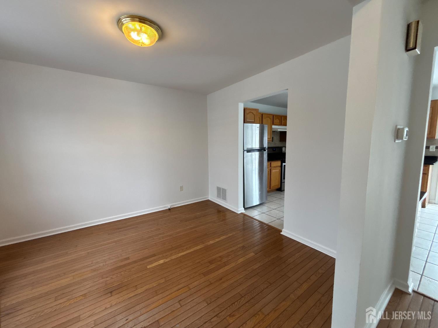 921 Walnut Street Piscataway, NJ 08854 - Photo 4 of 24