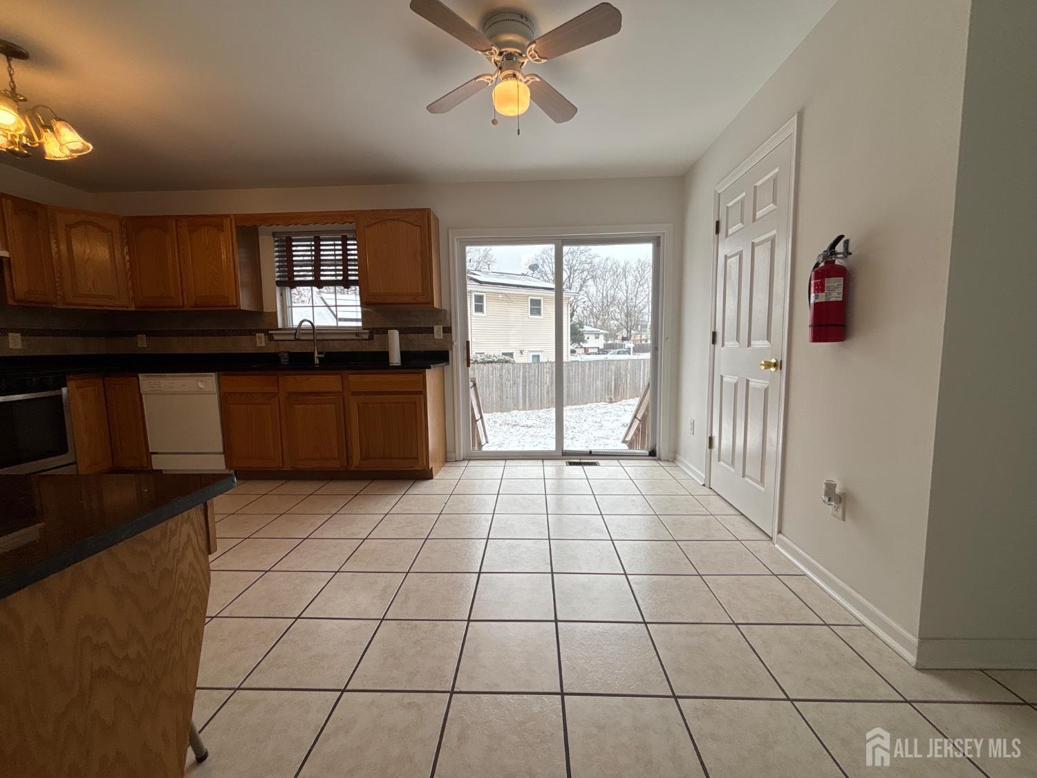 921 Walnut Street Piscataway, NJ 08854 - Photo 6 of 24