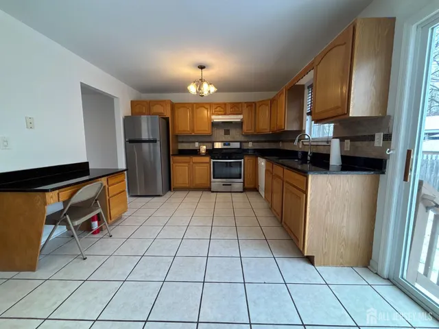 $4,000 | 921 Walnut Street, Piscataway, NJ 08854