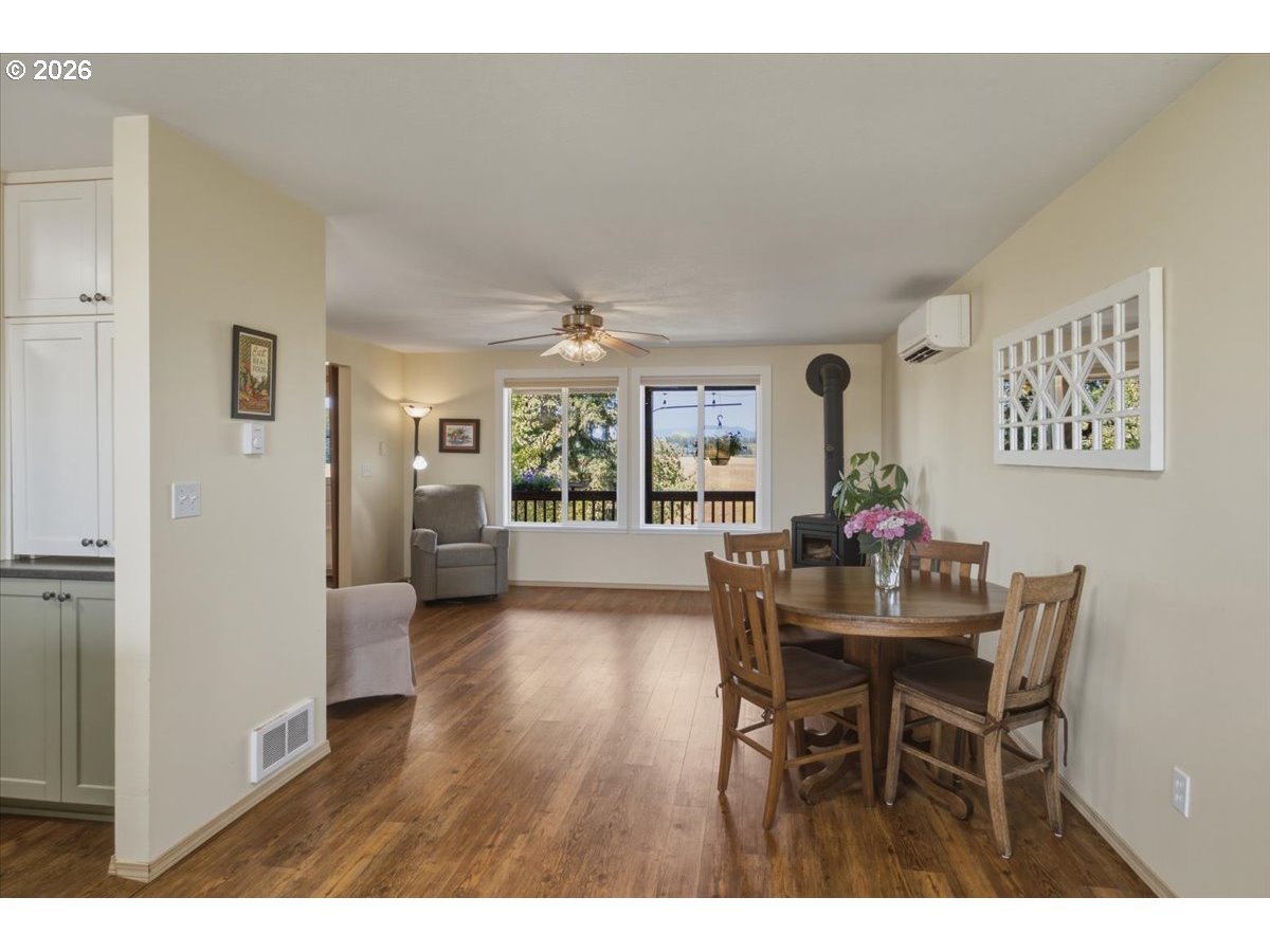 35050 Riverside Drive Albany, OR 97321 - Photo 7 of 48