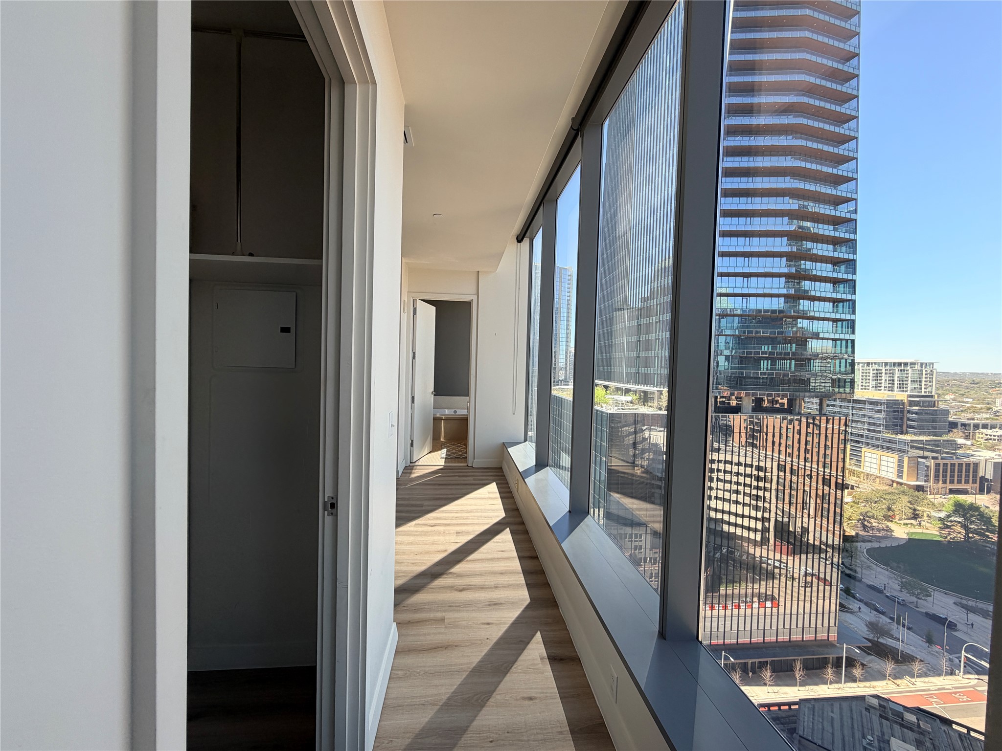 210 Lavaca Street, Unit 1912 Austin, TX 78701 - Photo 25 of 40 Balcony with a view of city