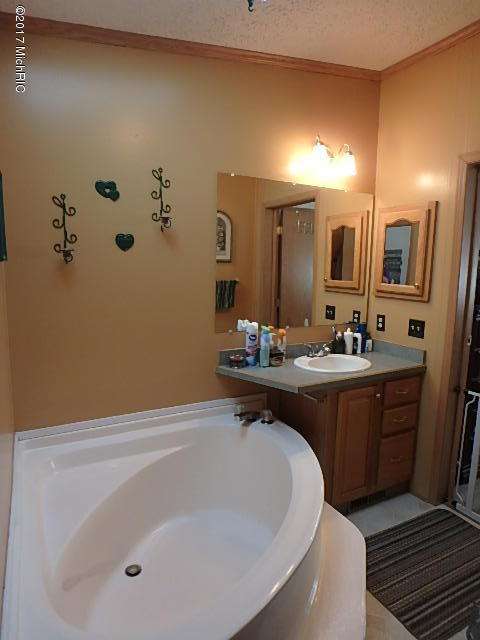 64766 Prairie River Road Sturgis, MI 49091 - Photo 10 of 35 P4170902