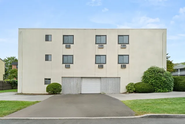 $315,000 | 737 Cove Road, Unit D2, Stamford, CT 06902