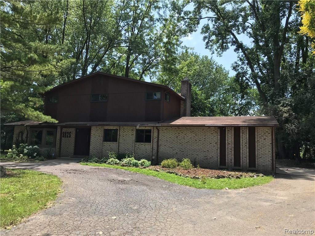29825 Sugar Spring Road Farmington Hills, MI 48334 - Photo 3 of 35