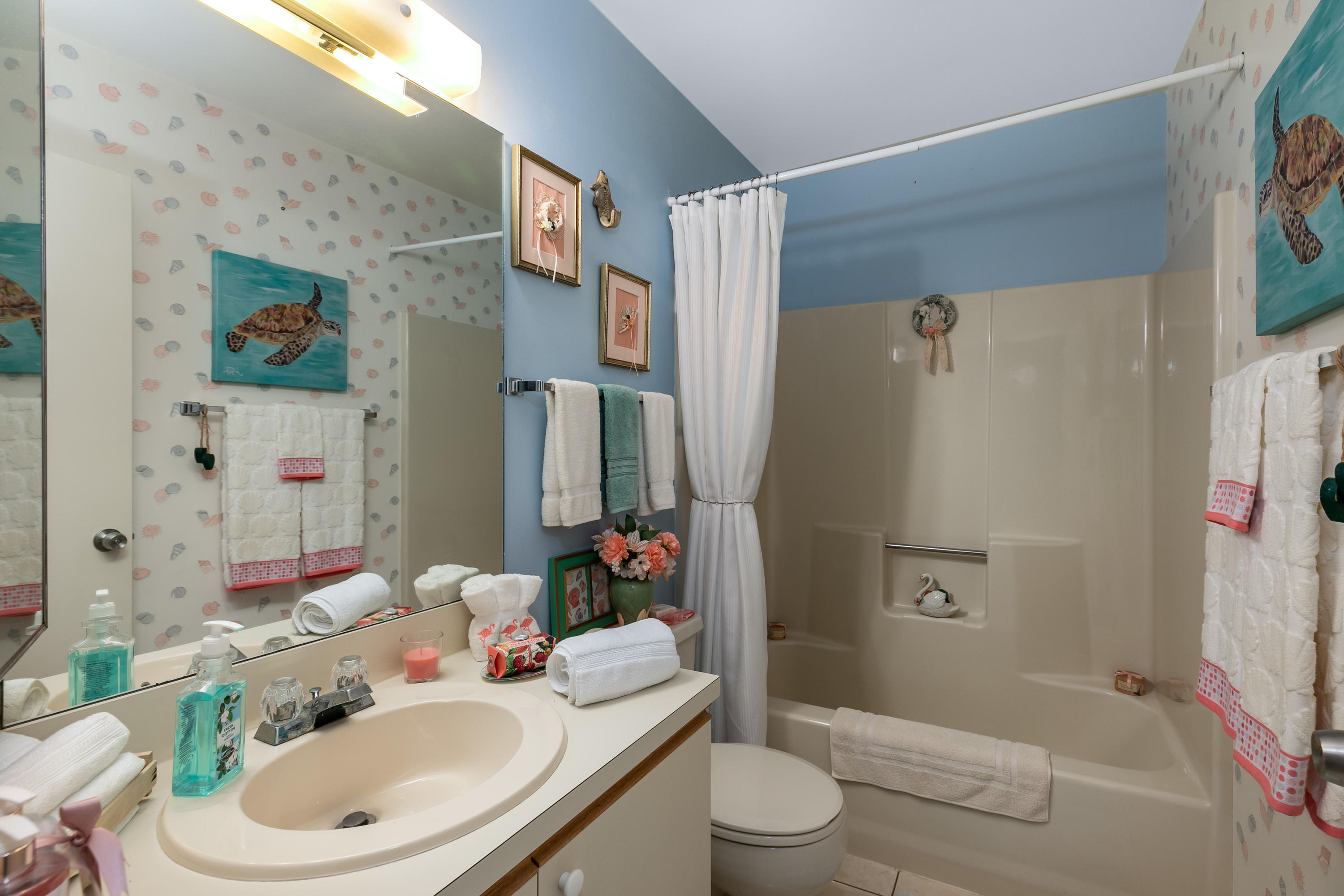 6830 Southeast Lillian Court Stuart, FL 34997 - Photo 14 of 25 2nd Bath