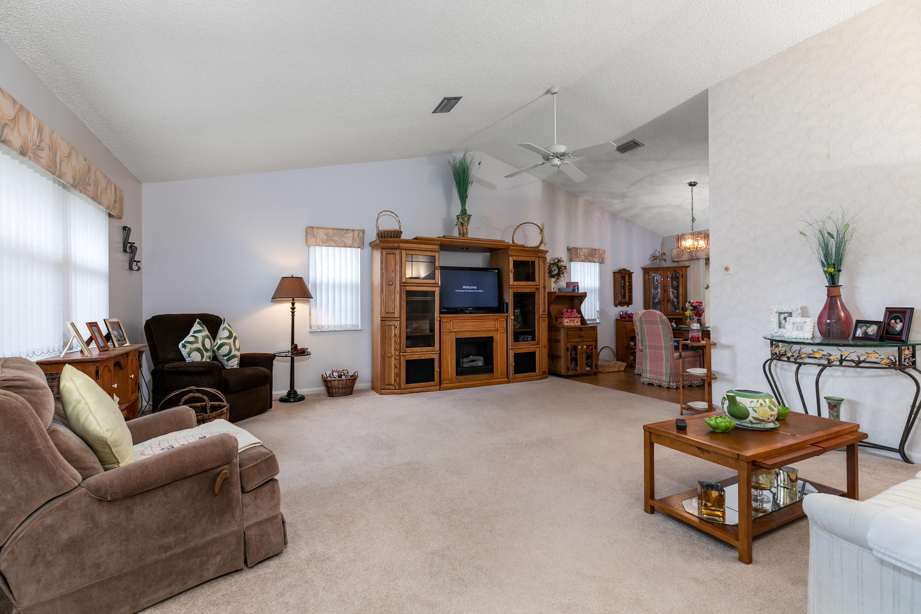 6830 Southeast Lillian Court Stuart, FL 34997 - Photo 5 of 25 Living Room