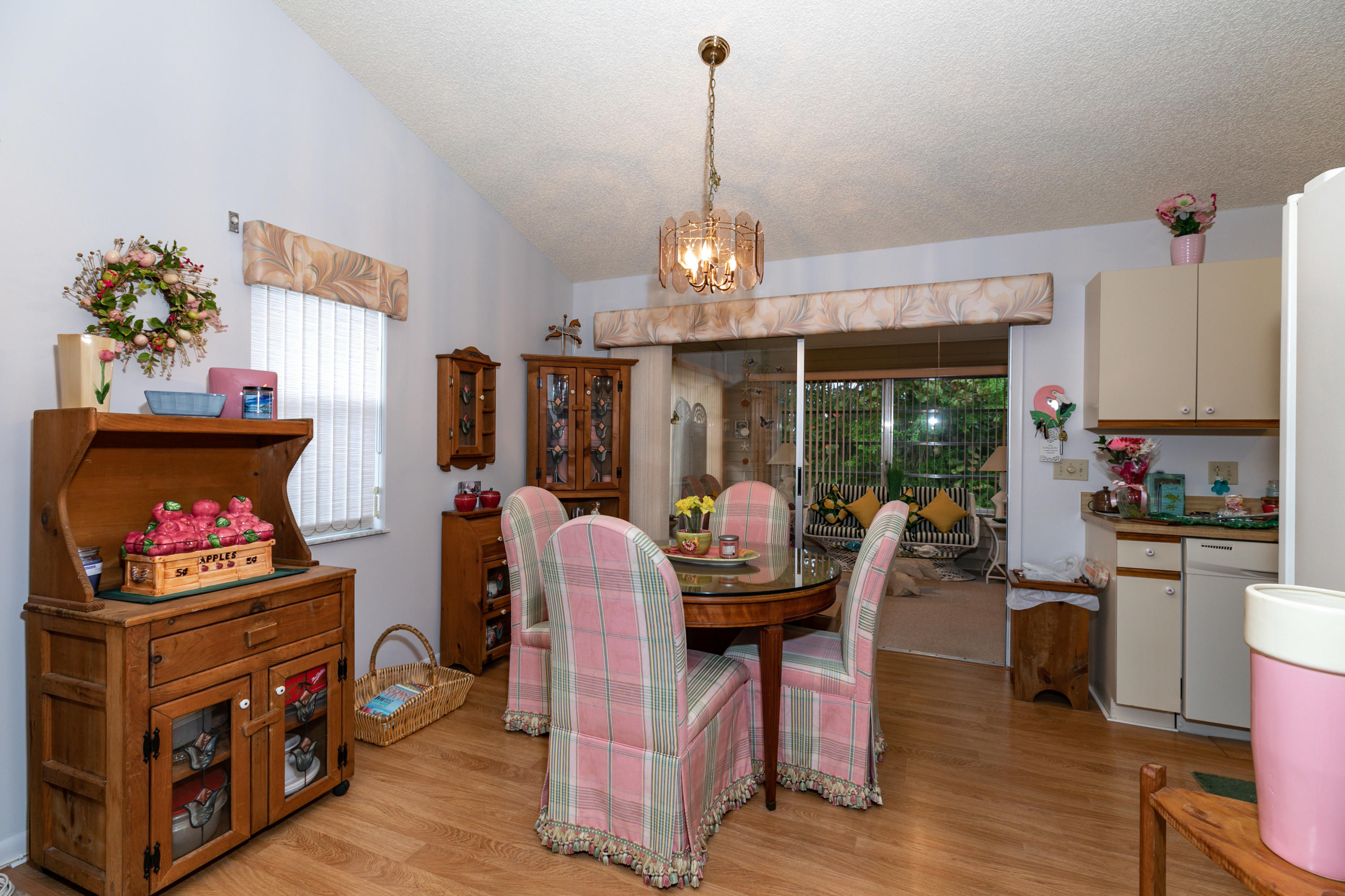 6830 Southeast Lillian Court Stuart, FL 34997 - Photo 8 of 25 Dining