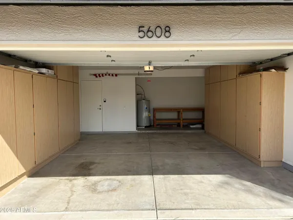 $2,000 | 5608 West Lupine Avenue, Glendale, AZ 85304