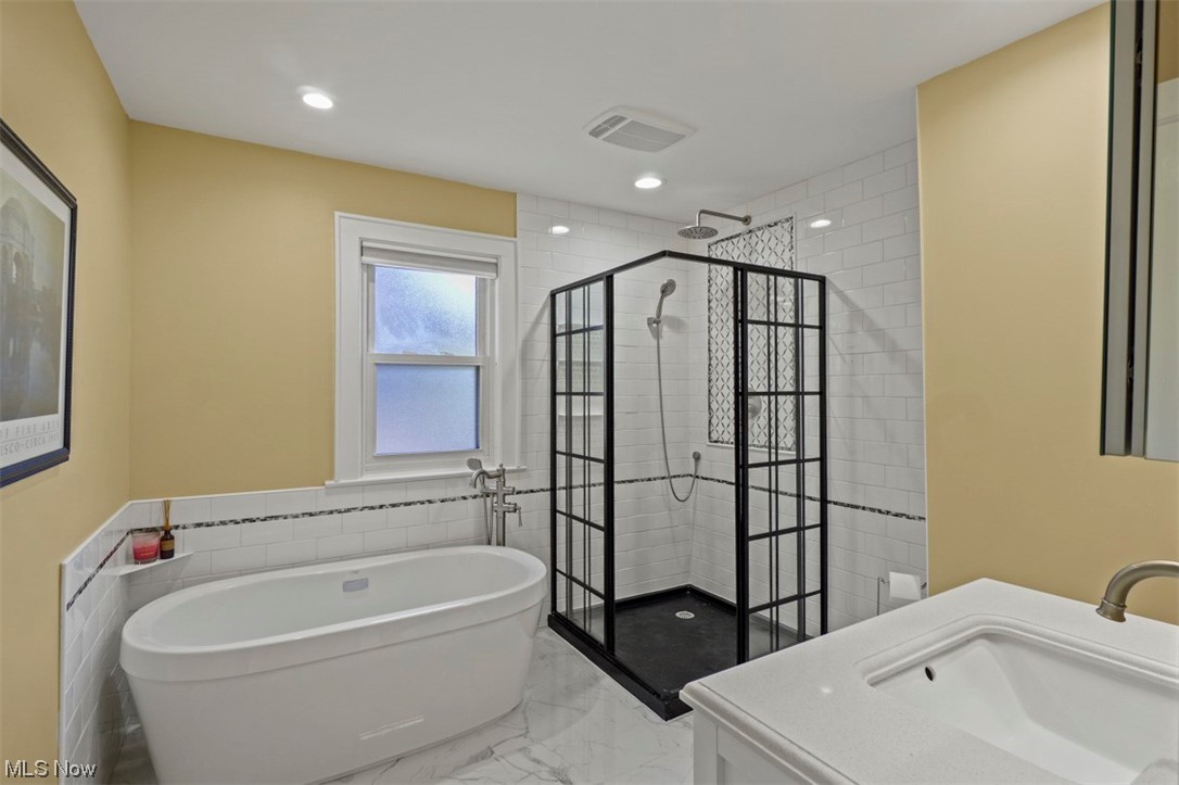 3014 Coleridge Road Cleveland, OH 44118 - Photo 16 of 31