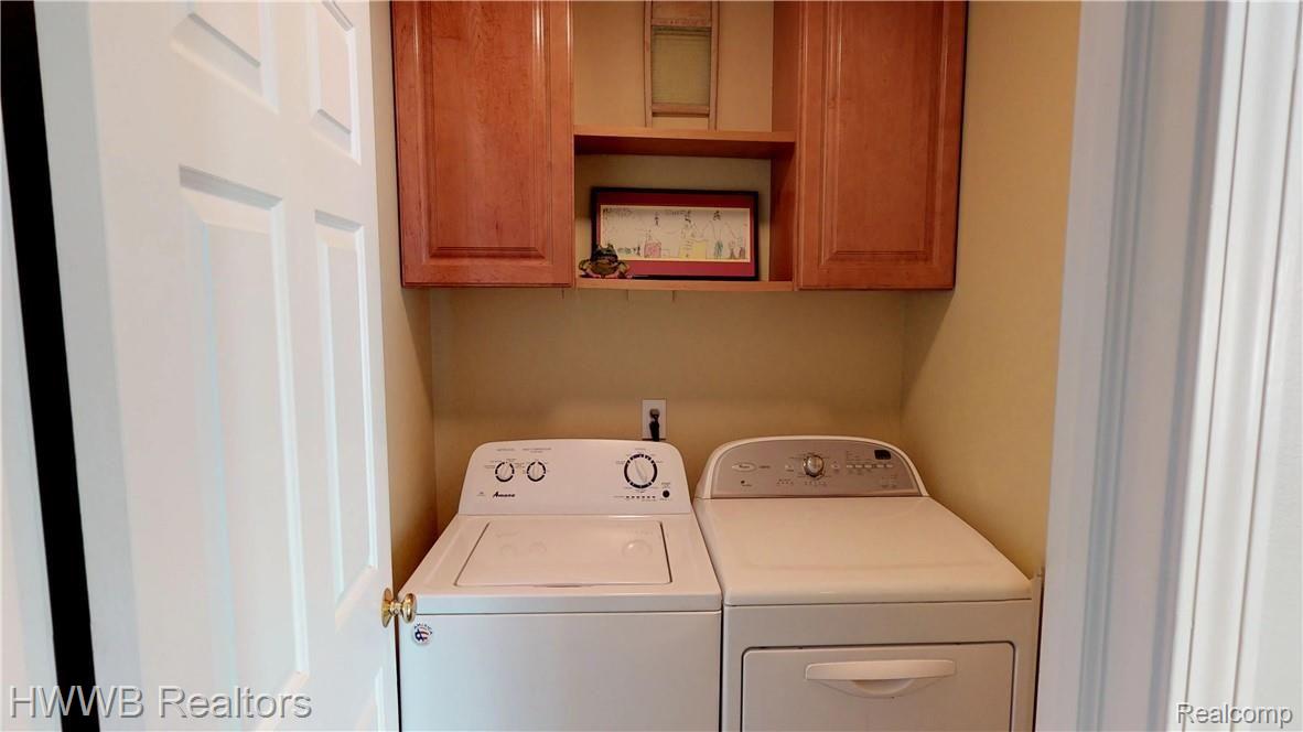 390 East Maryknoll Road Rochester, MI 48309 - Photo 12 of 38 Welcome-To-390-E-Maryknoll-Road-In-Rochester-Hills-13-First-Floor-Laundry.jpg
