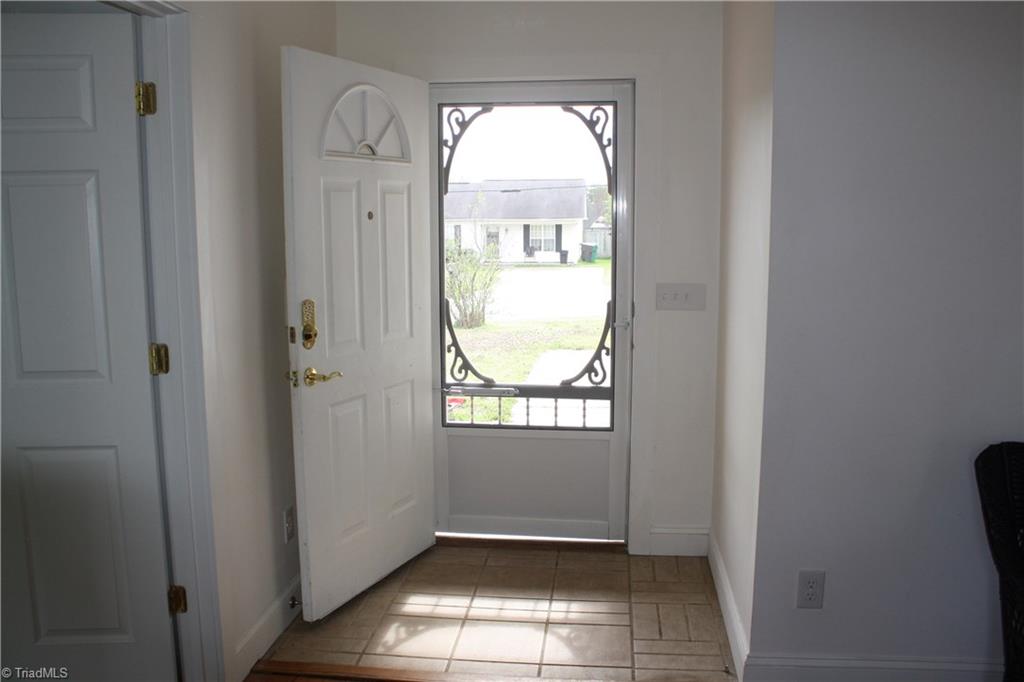 2458 Shadow Valley Road High Point, NC 27265 - Photo 2 of 12 Entry