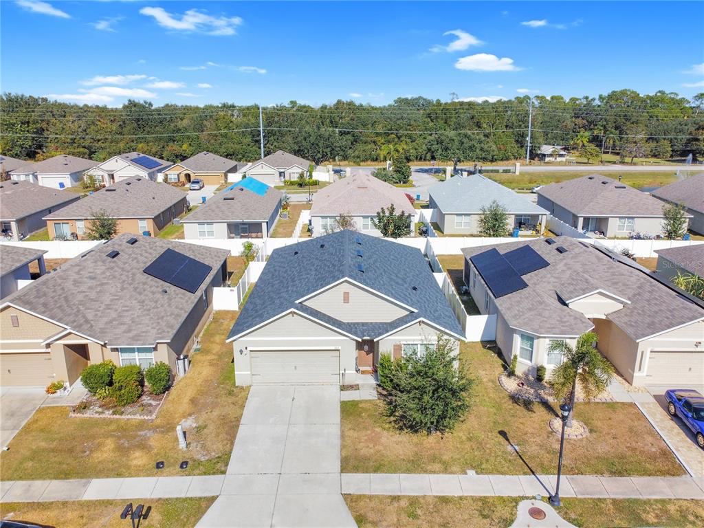 203 Fall Glo Road Winter Haven, FL 33880 - Photo 1 of 1