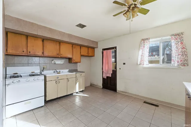 $90,000 | 1842 Kinsmoor Avenue, Fort Wayne, IN 46809