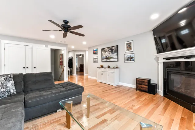 $899,000 | 3 Hales Road, York, ME 03902