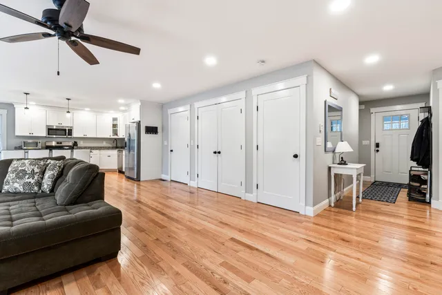 $899,000 | 3 Hales Road, York, ME 03902