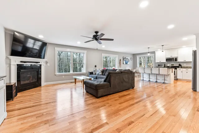 $899,000 | 3 Hales Road, York, ME 03902