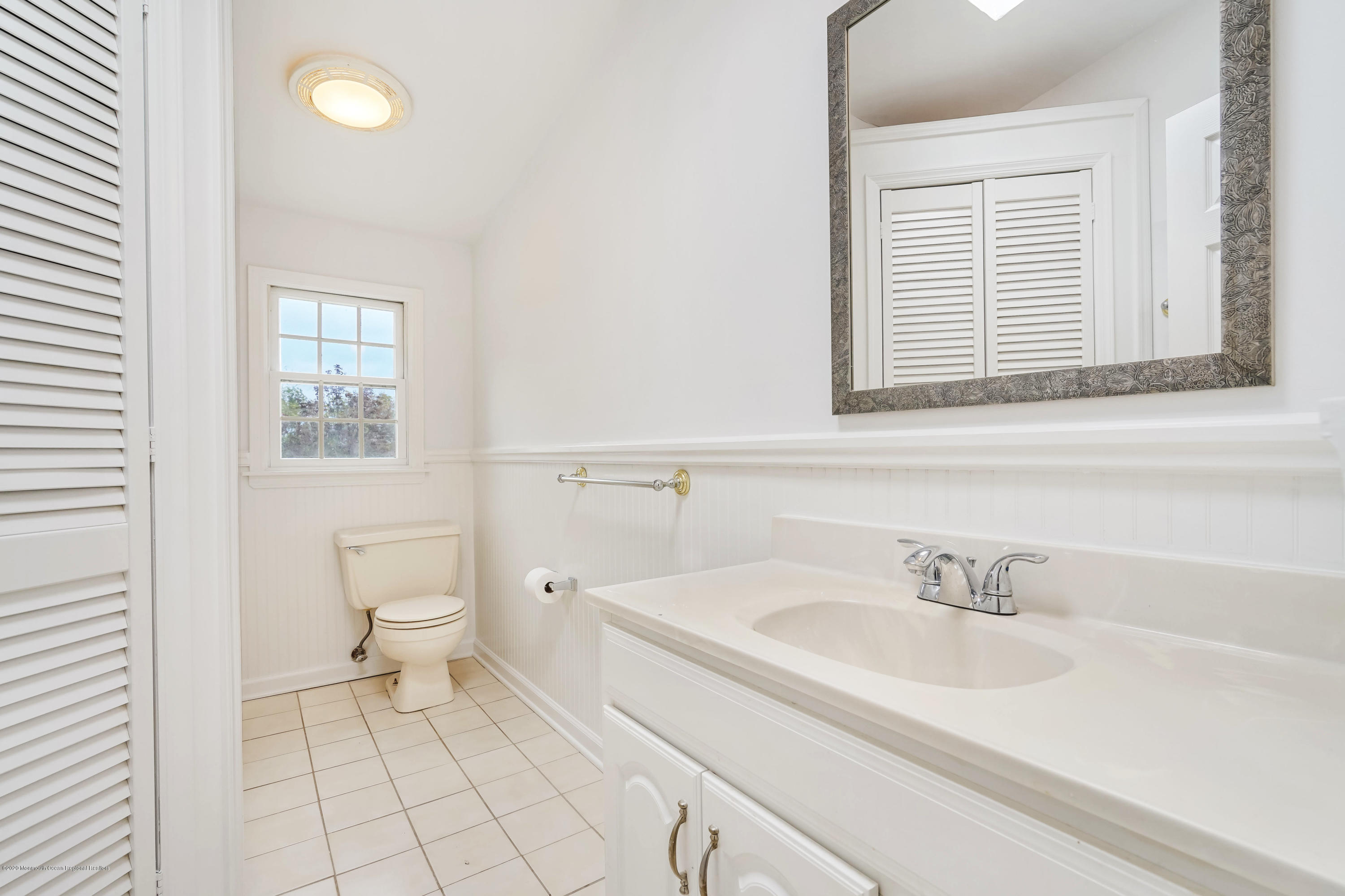 90 River Road Rumson, NJ 07760 - Photo 15 of 33 Upstairs Bath