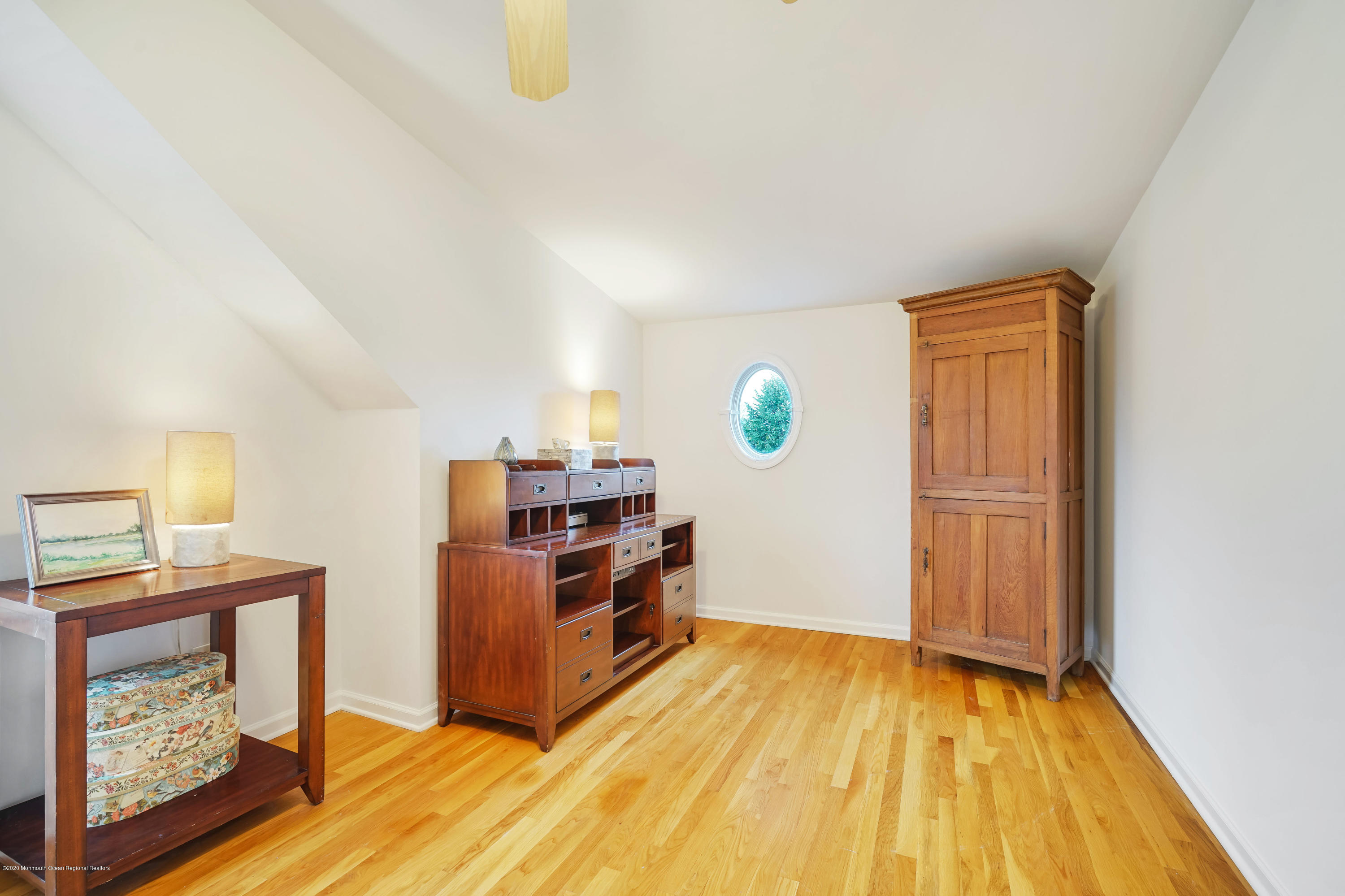 90 River Road Rumson, NJ 07760 - Photo 20 of 33 4th bed upstirs