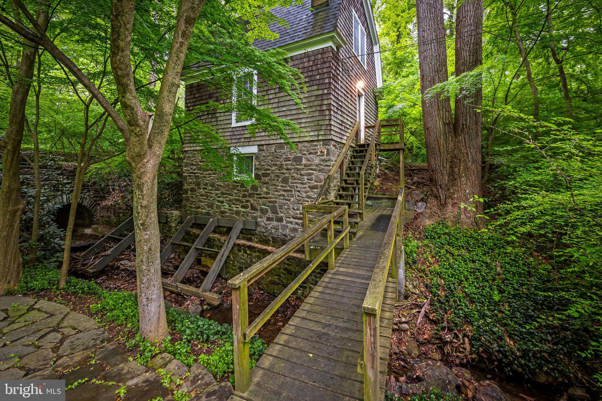 401 Edgevale Road Baltimore, MD 21210 - Photo 21 of 80 Woodland Walkway