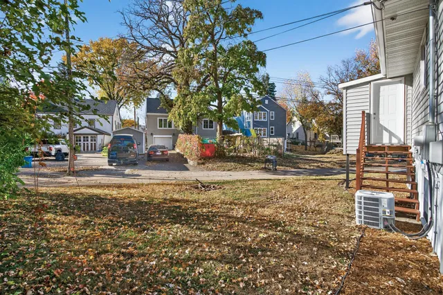 $342,500 | 4329 Lakeland Avenue North, Robbinsdale, MN 55422