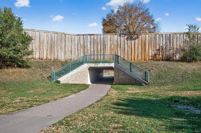 $342,500 | 4329 Lakeland Avenue North, Robbinsdale, MN 55422