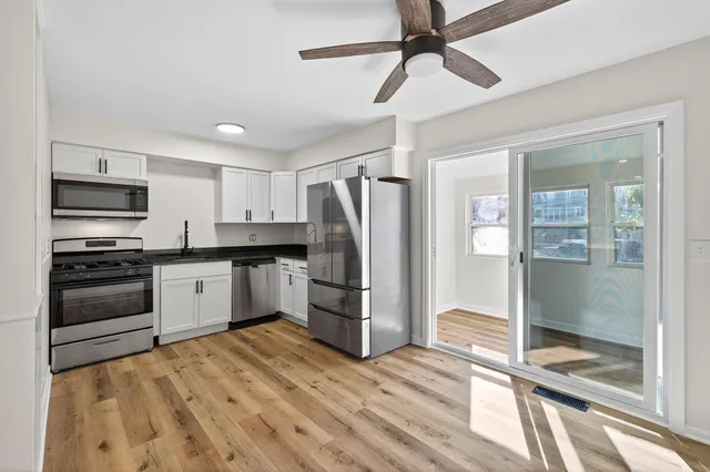 $342,500 | 4329 Lakeland Avenue North, Robbinsdale, MN 55422