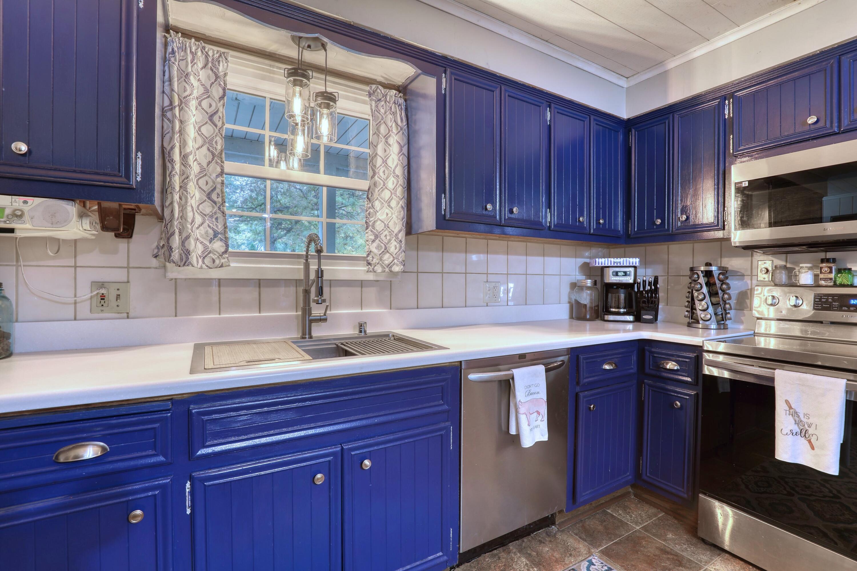 11031 West Ruby Avenue Wauwatosa, WI 53225 - Photo 12 of 39 Kitchen