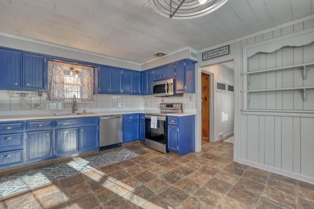 $339,900 | 11031 West Ruby Avenue, Wauwatosa, WI 53225