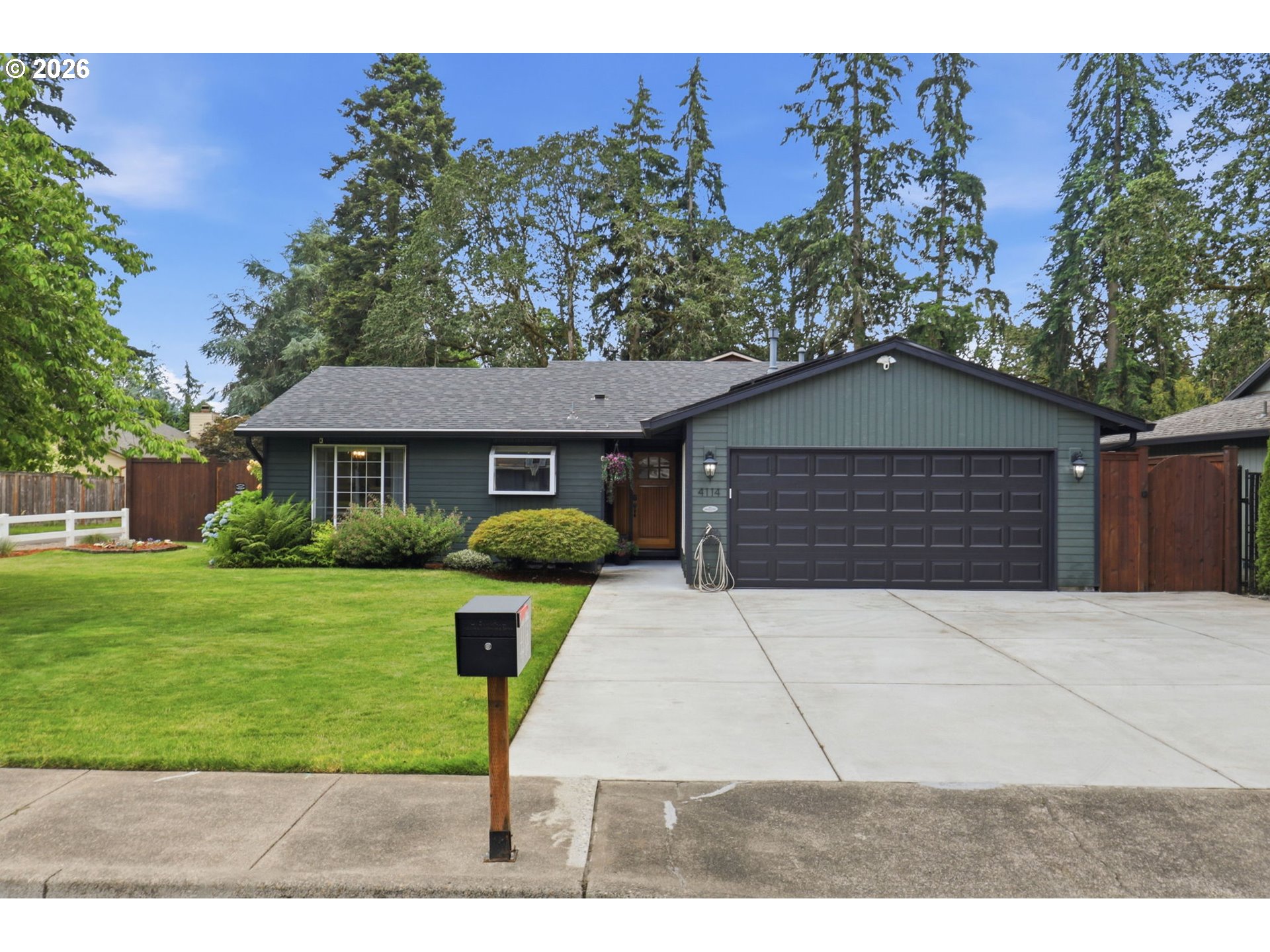 4114 Southeast Spring Street Hillsboro, OR 97123 - Photo 2 of 38