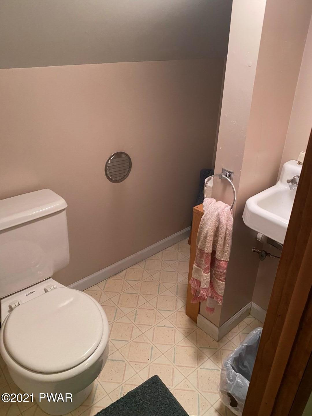 197 Dorys Road Dingmans Ferry, PA 18328 - Photo 22 of 38