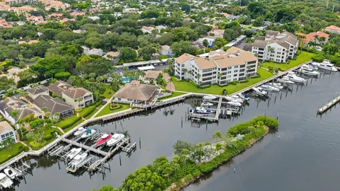 $725,000 | 811 Oak Harbour Drive, Juno Beach, FL 33408