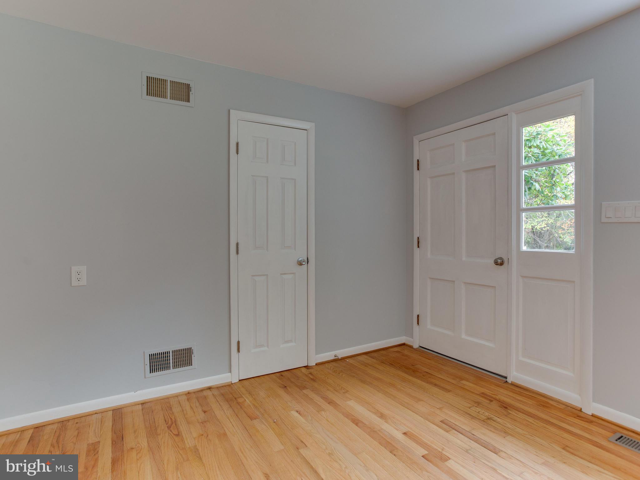 274 Bayard Road Lothian, MD 20711 - Photo 3 of 23 living room