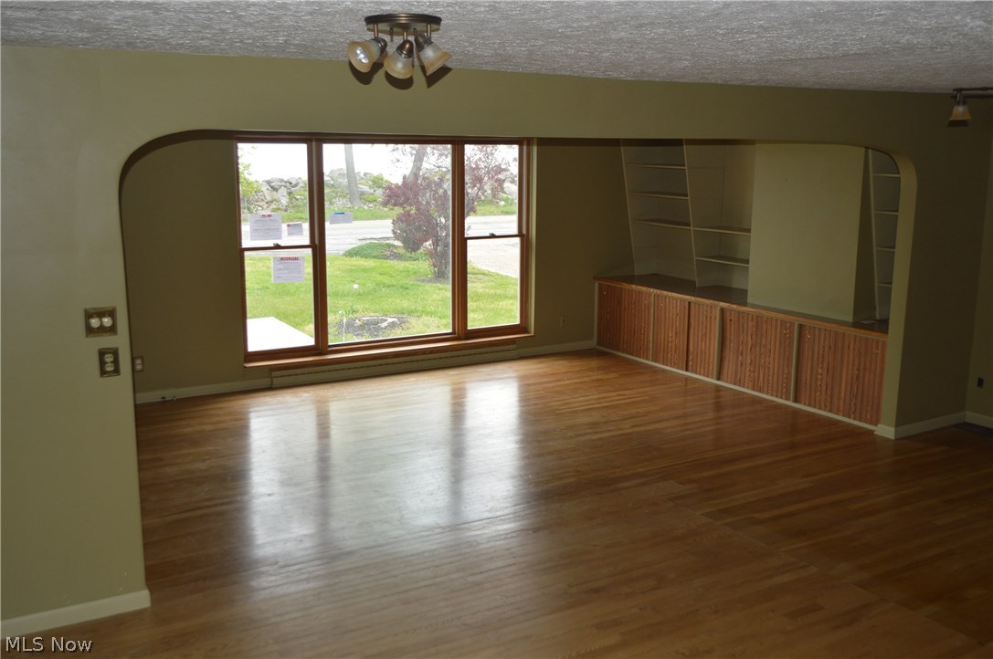 307 Cedar Point Road Sandusky, OH 44870 - Photo 5 of 25