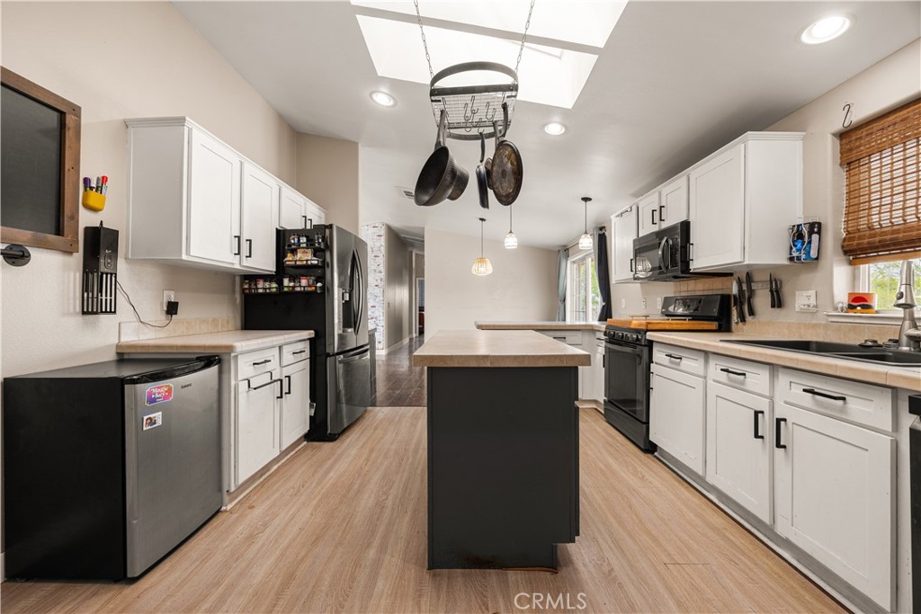 922 West Vulcan Avenue Ridgecrest, CA 93555 - Photo 8 of 21