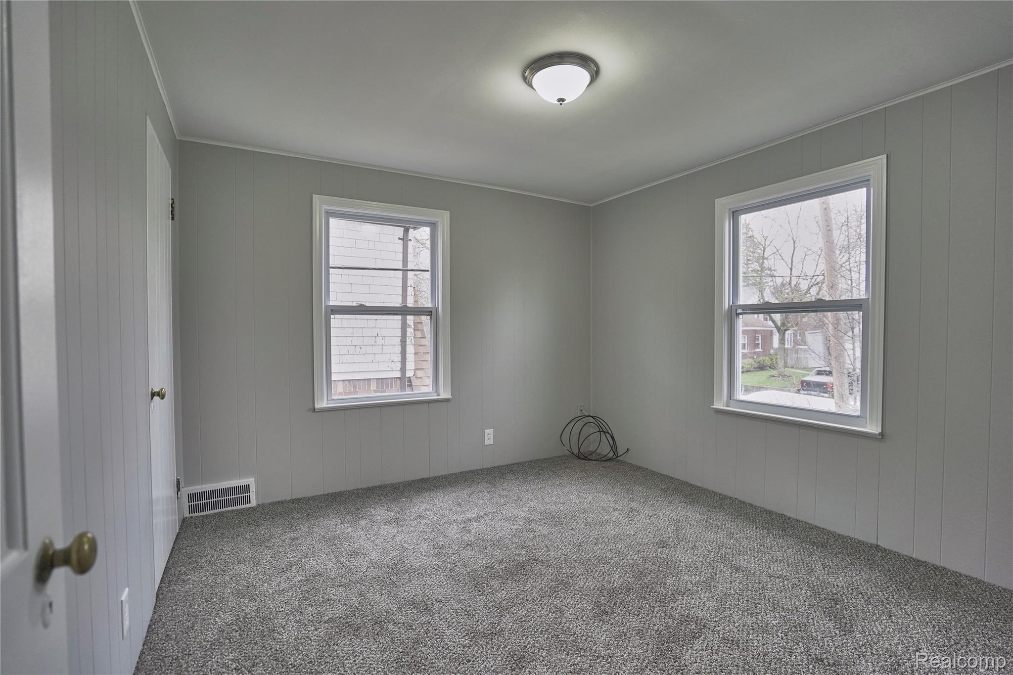 106 Ogemaw Road Pontiac, MI 48341 - Photo 38 of 49 DSC03559 1.jpg