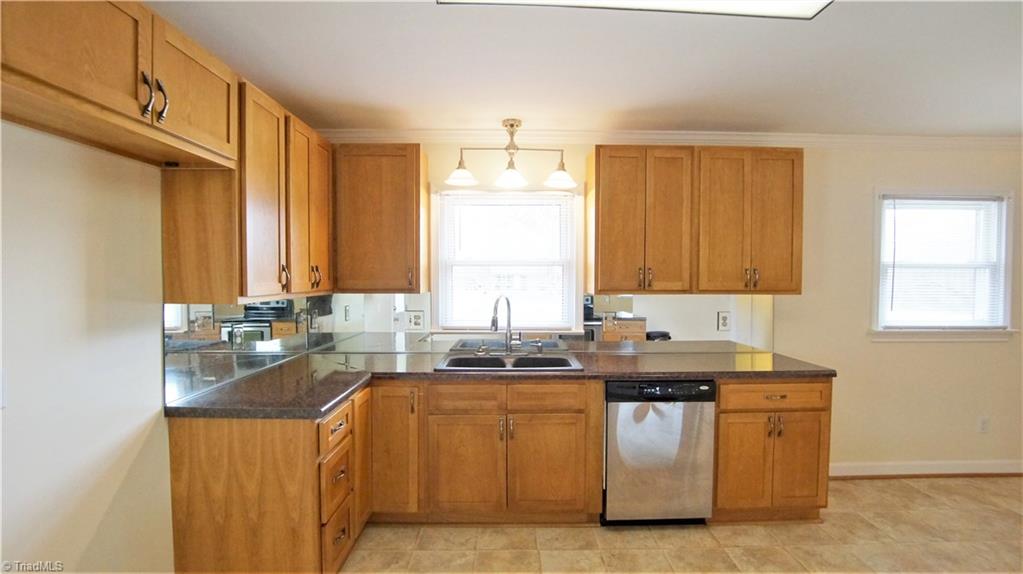 6764 Eldred Road Walkertown, NC 27051 - Photo 5 of 30 Gallery Image 5