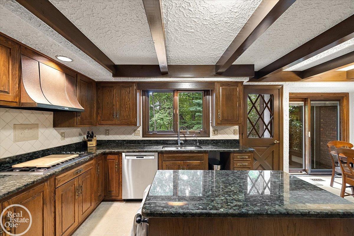 523 Ridgewood Road Rochester, MI 48306 - Photo 21 of 61 Gallery Image 21