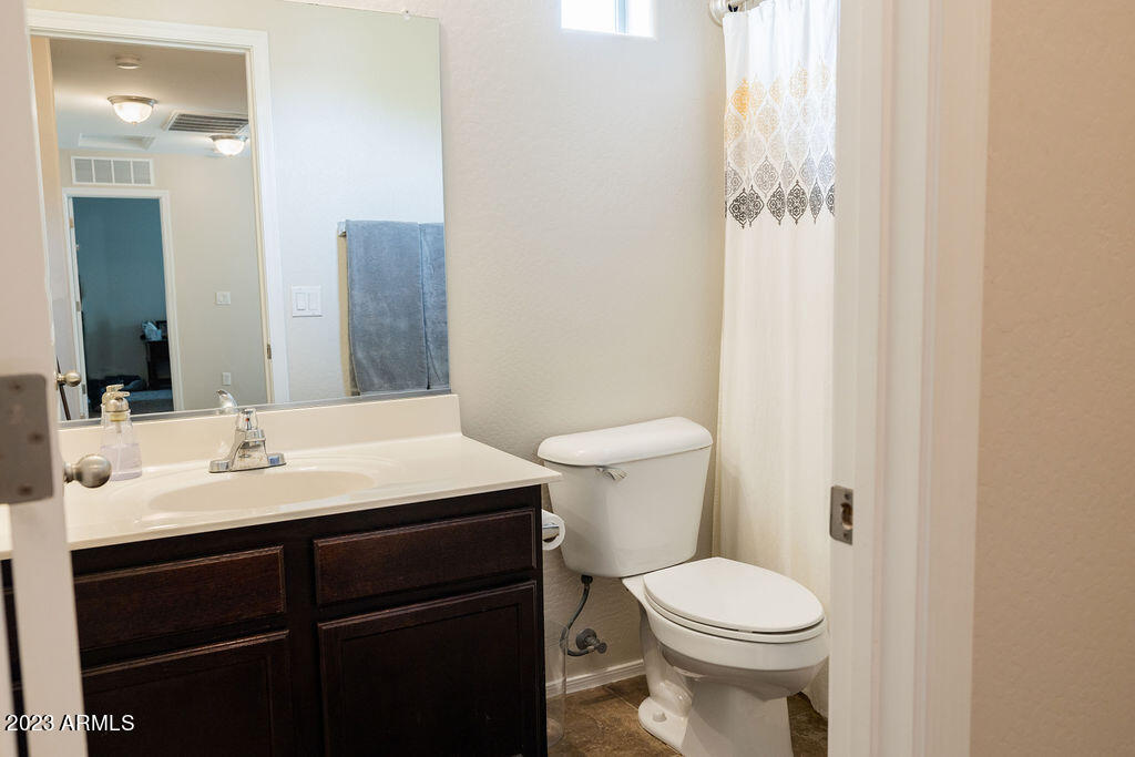 10225 West Camelback Road, Unit 23 Phoenix, AZ 85037 - Photo 31 of 44 Bathroom