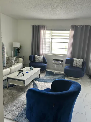 $160,000 | 99 Easthampton East, West Palm Beach, FL 33417