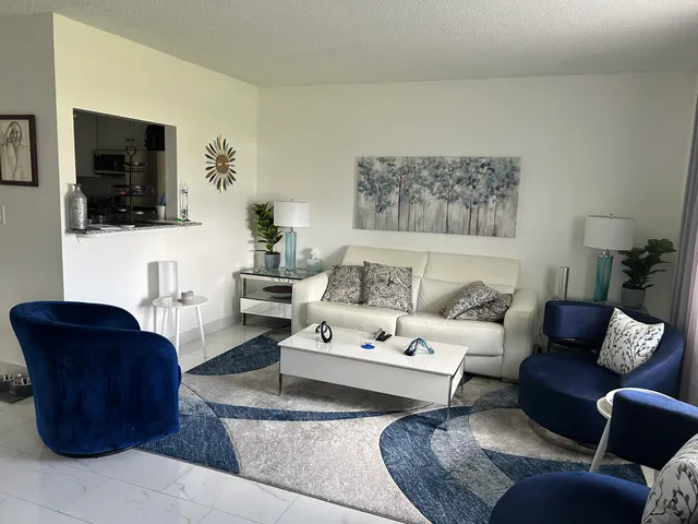 $160,000 | 99 Easthampton East, West Palm Beach, FL 33417