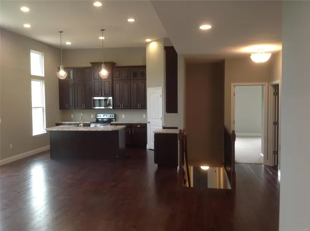 $525,900 | 1607 Sugar Creek Drive, Festus, MO 63028