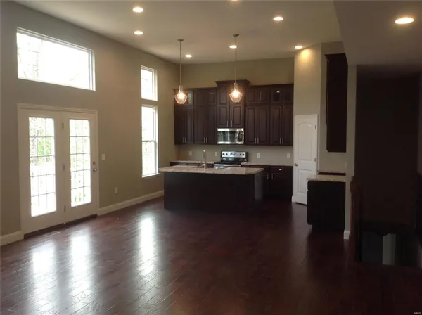 $525,900 | 1607 Sugar Creek Drive, Festus, MO 63028