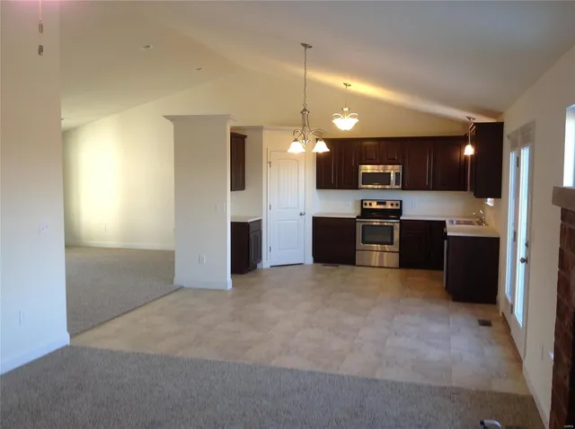 $525,900 | 1607 Sugar Creek Drive, Festus, MO 63028