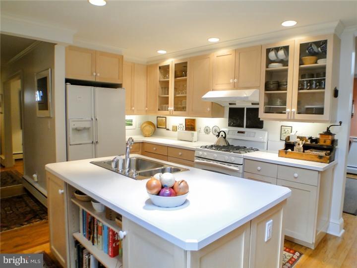 13 Terracedale Road Yardley, PA 19067 - Photo 11 of 25 Kitchen