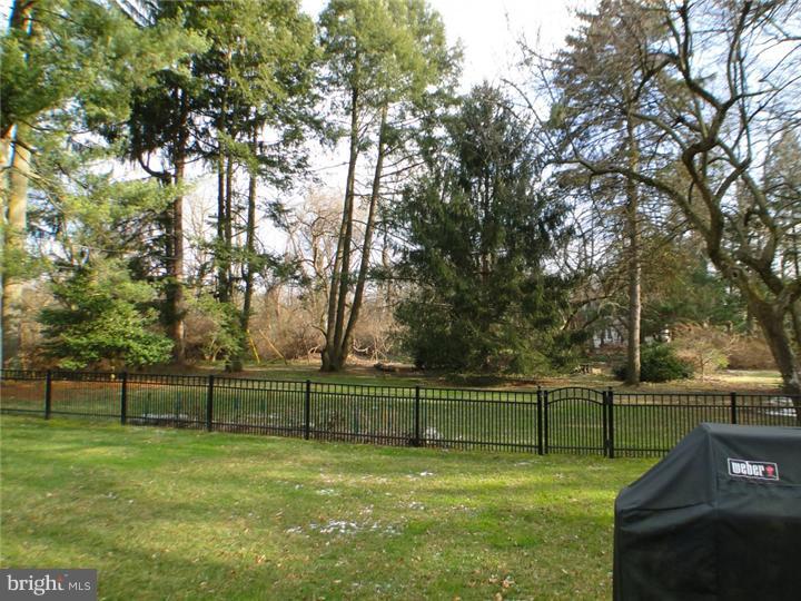 13 Terracedale Road Yardley, PA 19067 - Photo 24 of 25 Back Yard