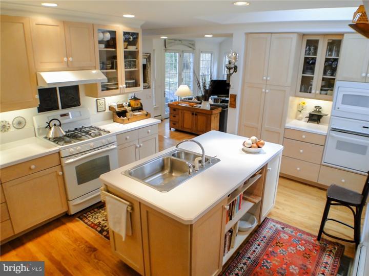 13 Terracedale Road Yardley, PA 19067 - Photo 10 of 25 Kitchen